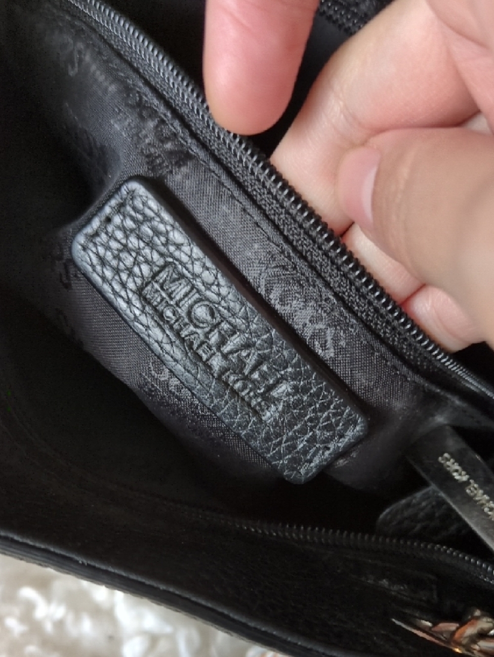 Michael Kors Chelsea Bag Chain Strap Crossbody - Picture 5 of 15